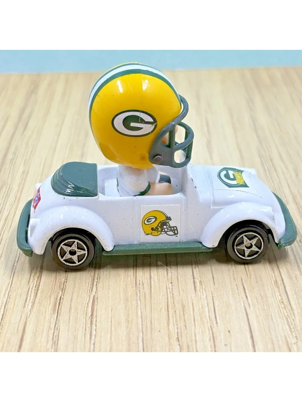 1997 Ertl Green Bay Packers Bobblehead Die-Cast Car Team NFL White Beetle